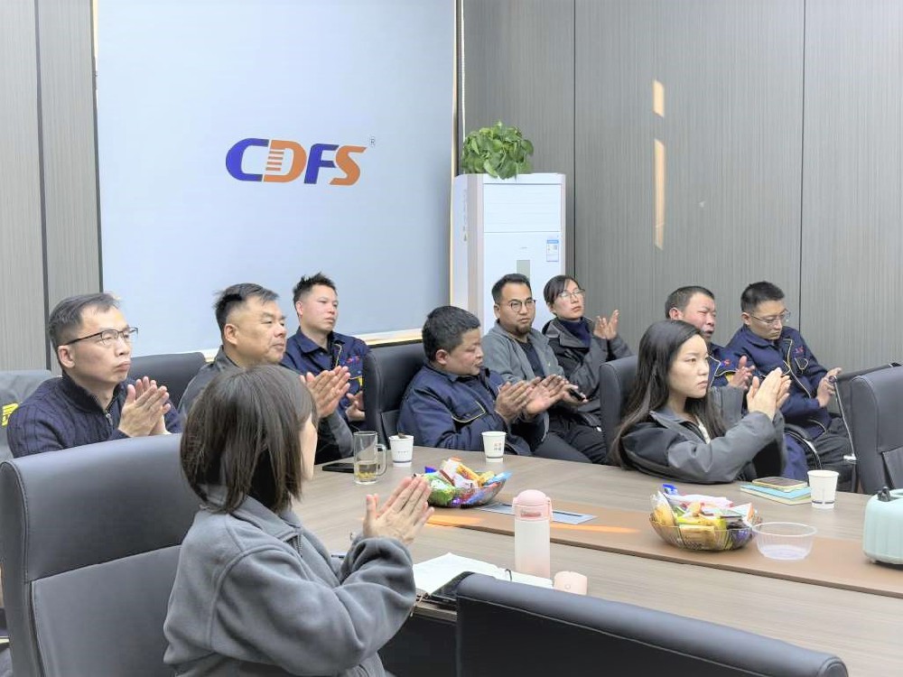 多靈年度經(jīng)營(yíng)分析會(huì)盛況啟幕，共繪2025發(fā)展新藍(lán)圖